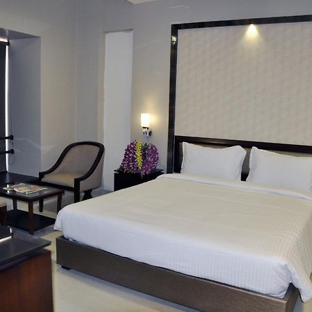 Hotel Dolphin Sambalpur Εξωτερικό φωτογραφία