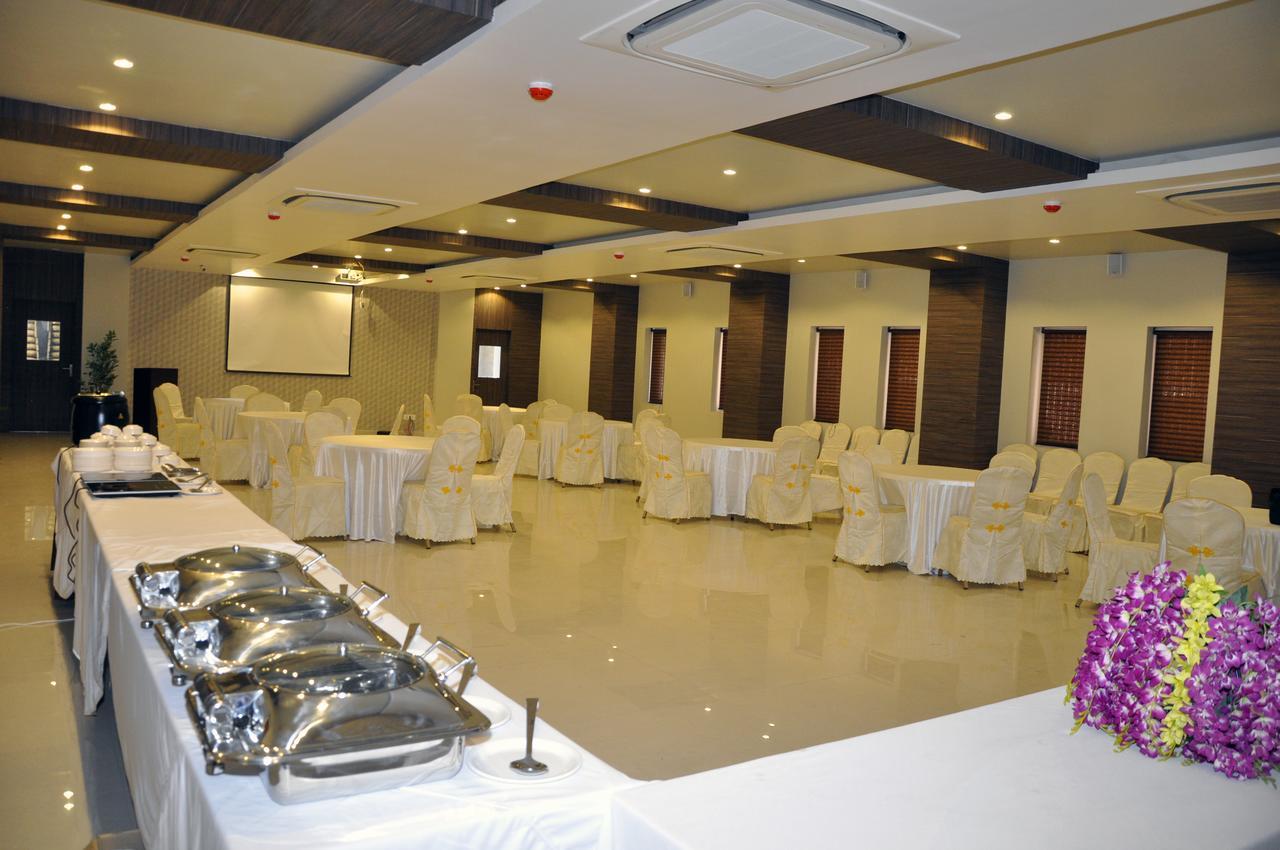 Hotel Dolphin Sambalpur Εξωτερικό φωτογραφία