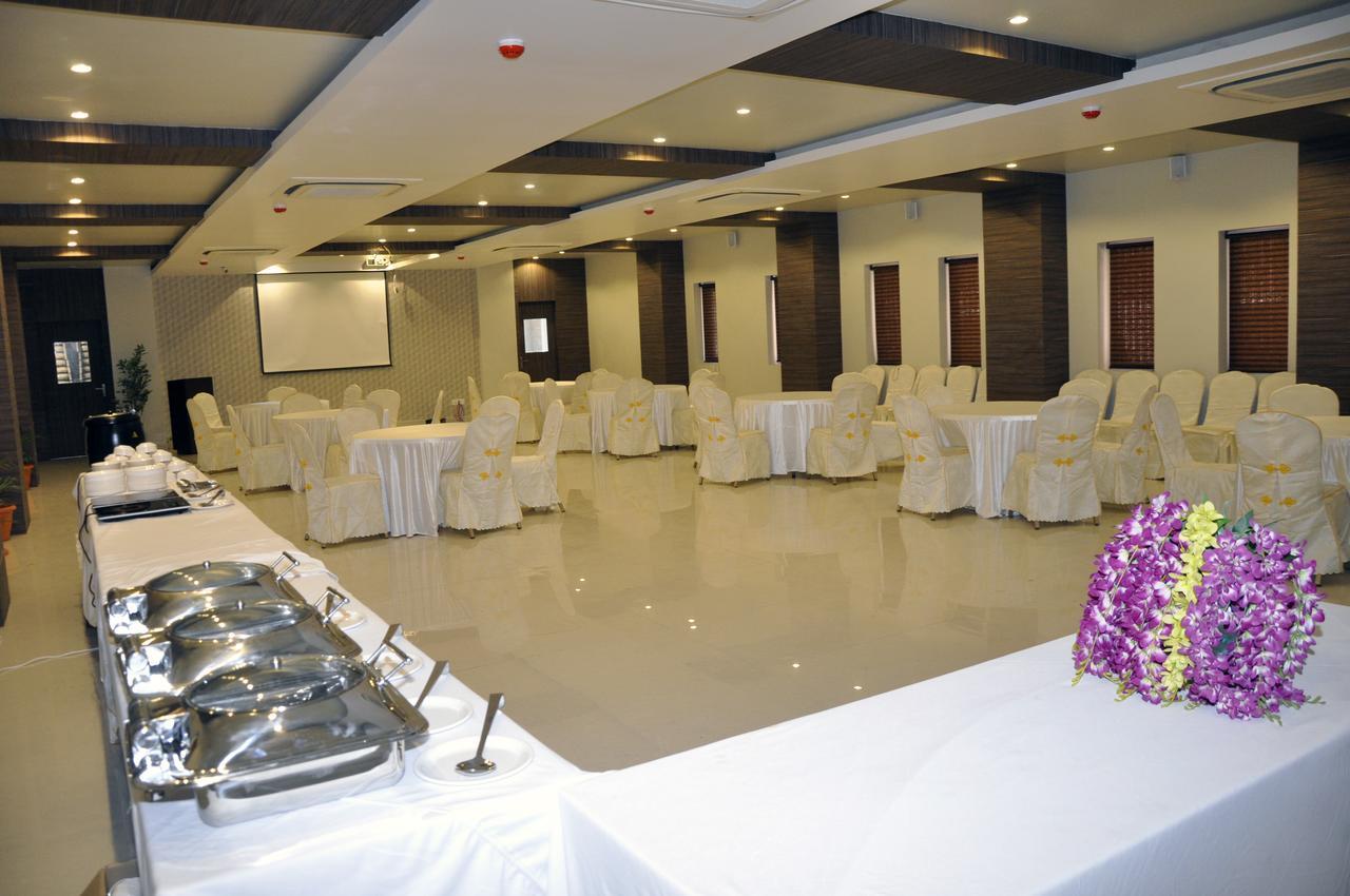 Hotel Dolphin Sambalpur Εξωτερικό φωτογραφία