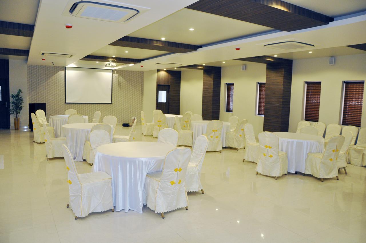 Hotel Dolphin Sambalpur Εξωτερικό φωτογραφία